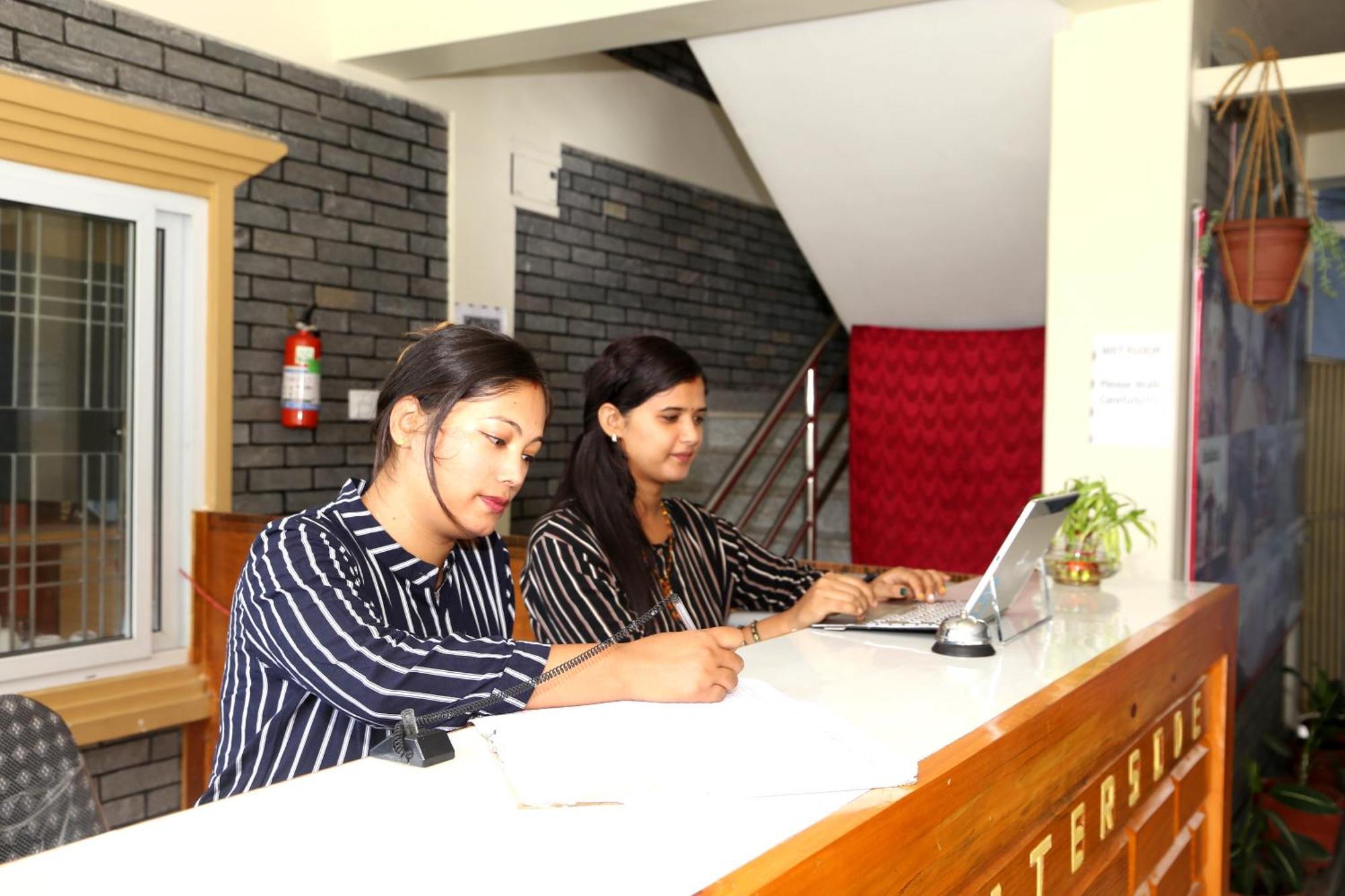 Hotel Waterside Pokhara Exterior foto