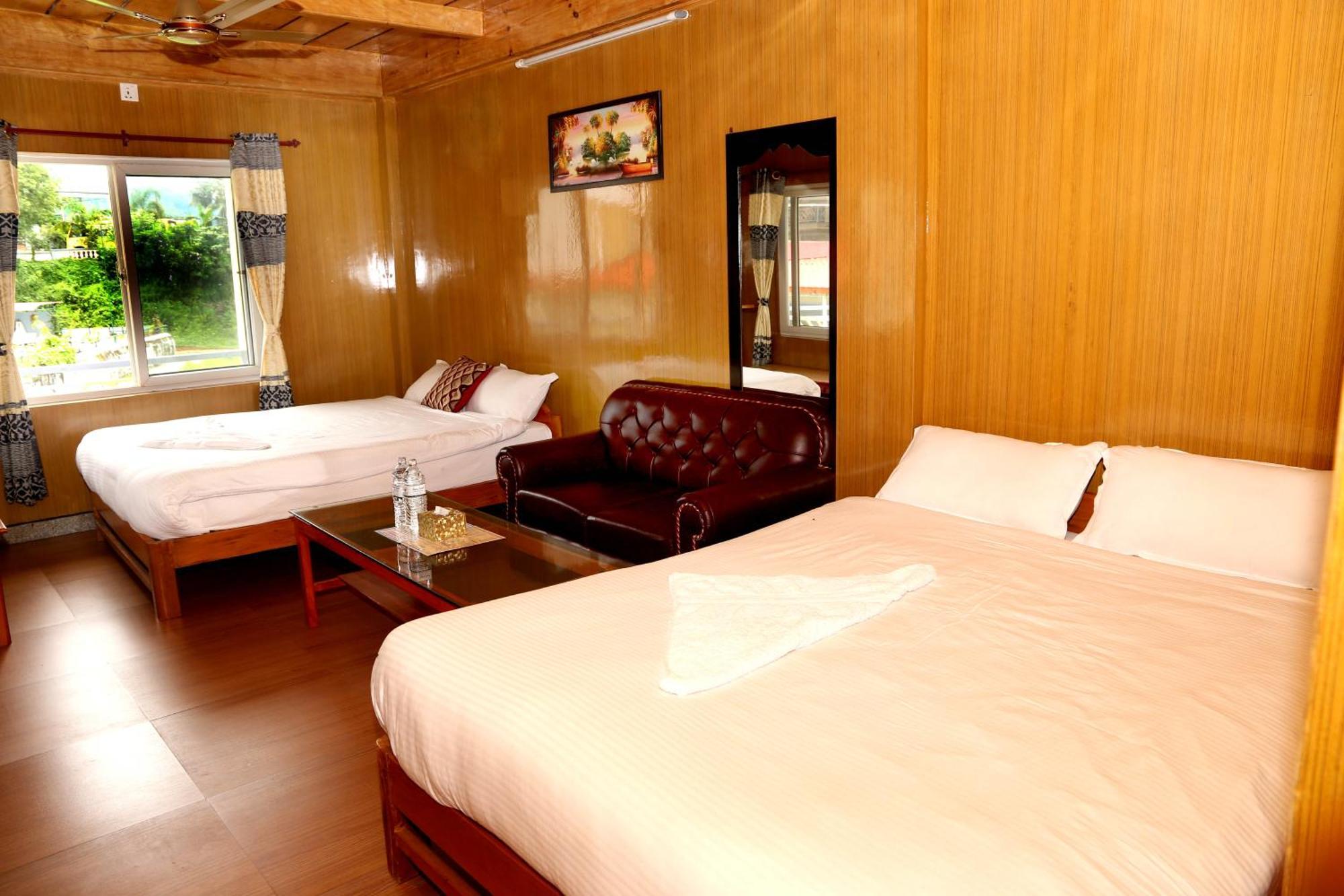 Hotel Waterside Pokhara Exterior foto
